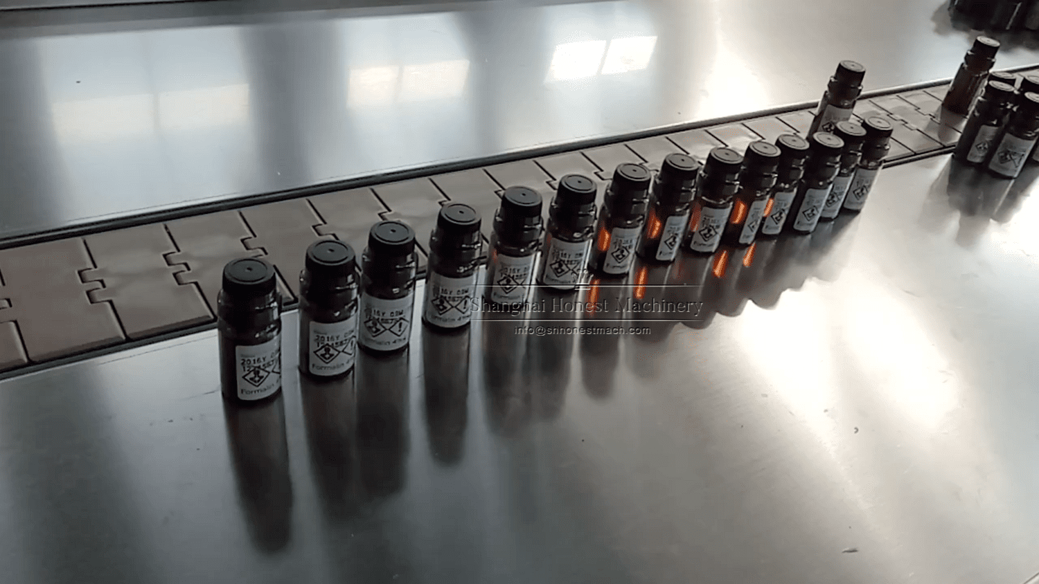 10ml essential oil filling machine (5)