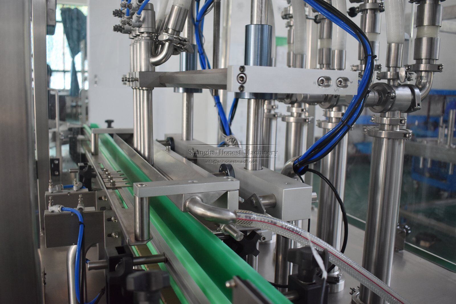 linear juice filling machine (1)