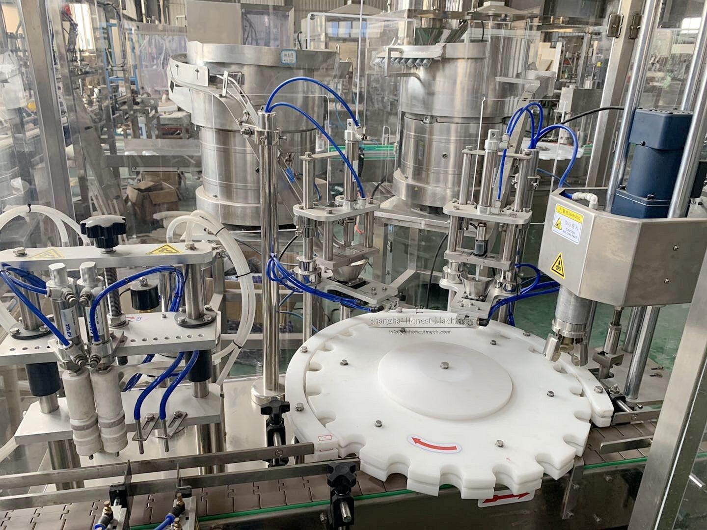 perfume vacuum filling machine (6)