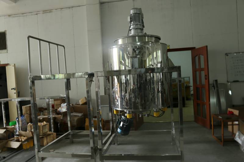vaseline filling machine (11)